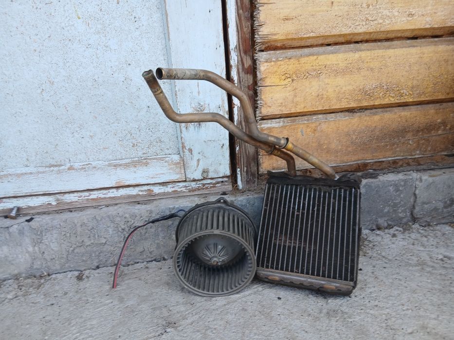 Запчасти на КАРИНУ Е