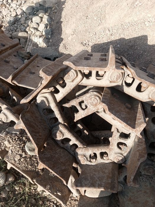 Гусеница цеп сотилади