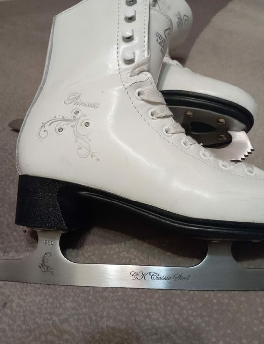 Фигурные коньки 36 р