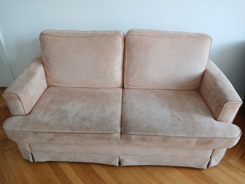 Двуместен разтегателен диван