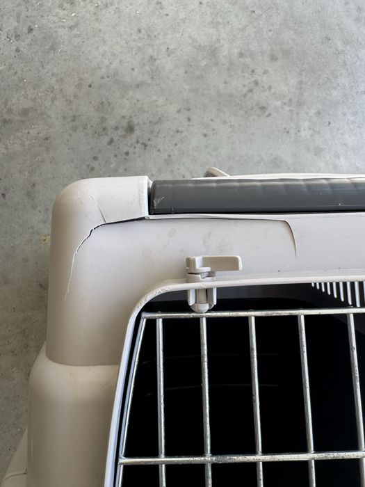 Кутия за кучета или котки