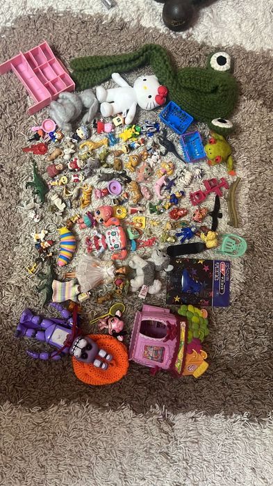 Продам игрушки маленькие