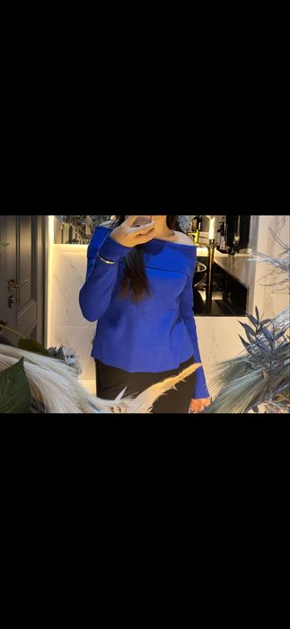 Очень шикарный,богатый цвет кофта