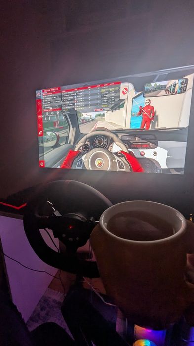 Игровой компьютер с рулем