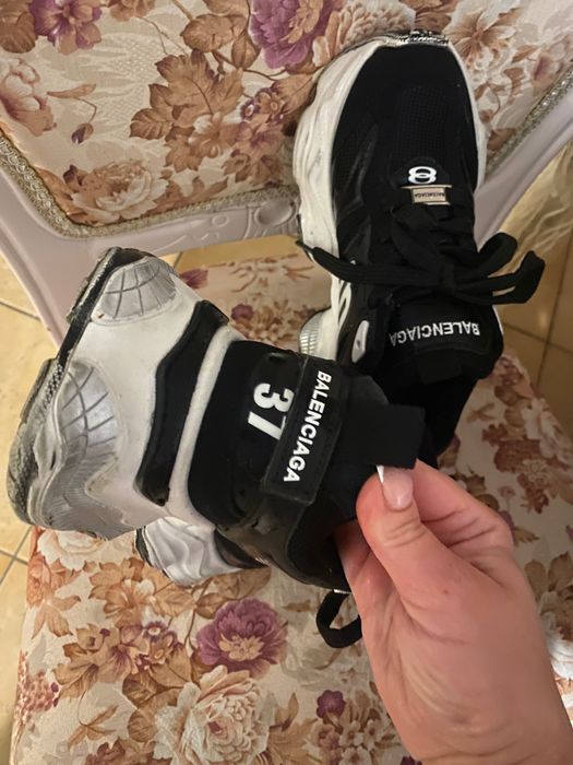 Продавам маратонки от естествена кожа balenciaga