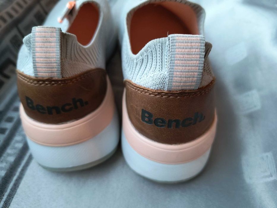 Дамски сникъри Bench