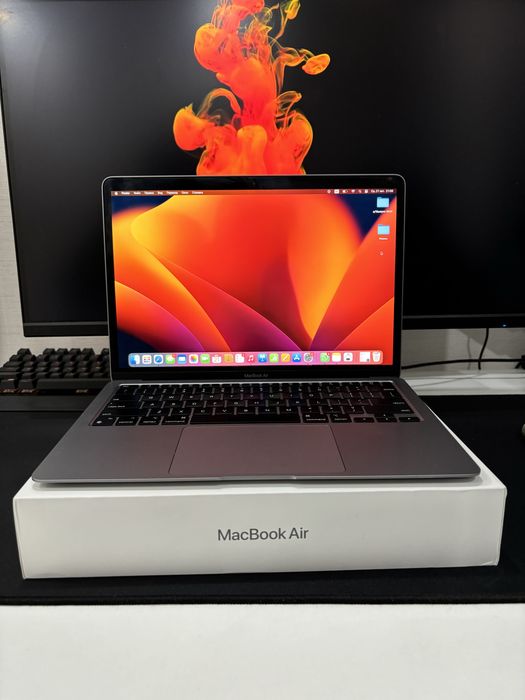 Продам Macbook air 13