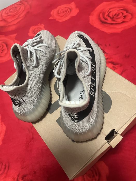 De vanzare adidasi yeezi. Boost 350.  v2