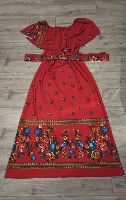 Rochie lunga cu volan