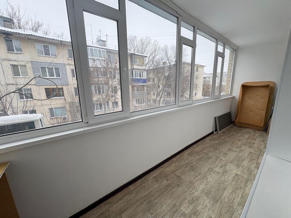 продается трехкомнатная квартира