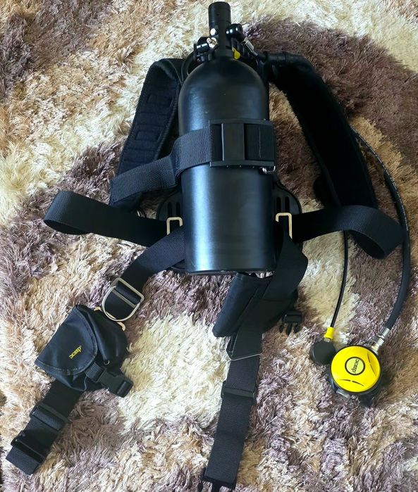 Cilindru de scufundări cu toate accesoriile necesare