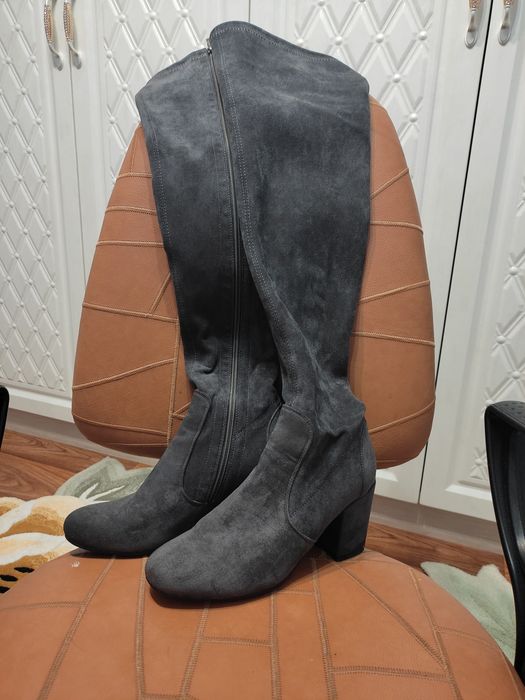 Продам замшевые ботфорты