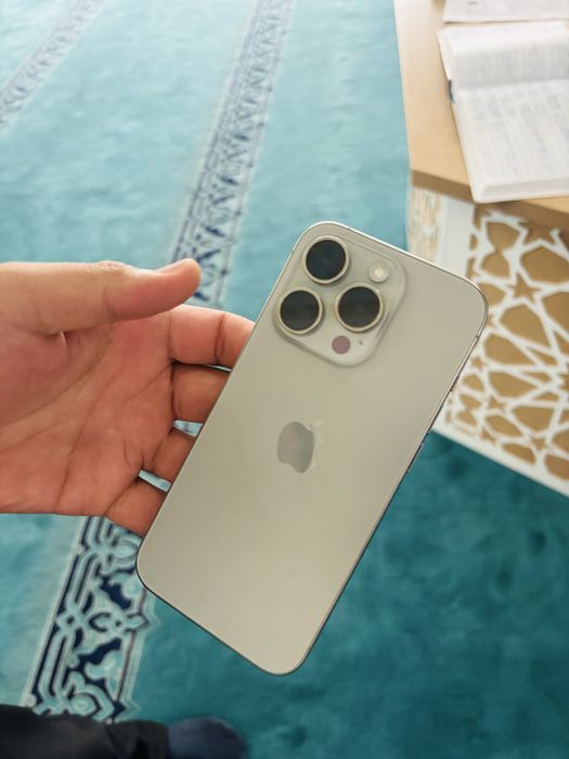 Iphone 15* pro 256