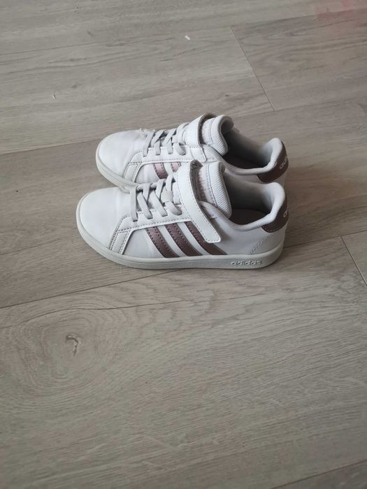 Pantofi Adidas mărimea 30