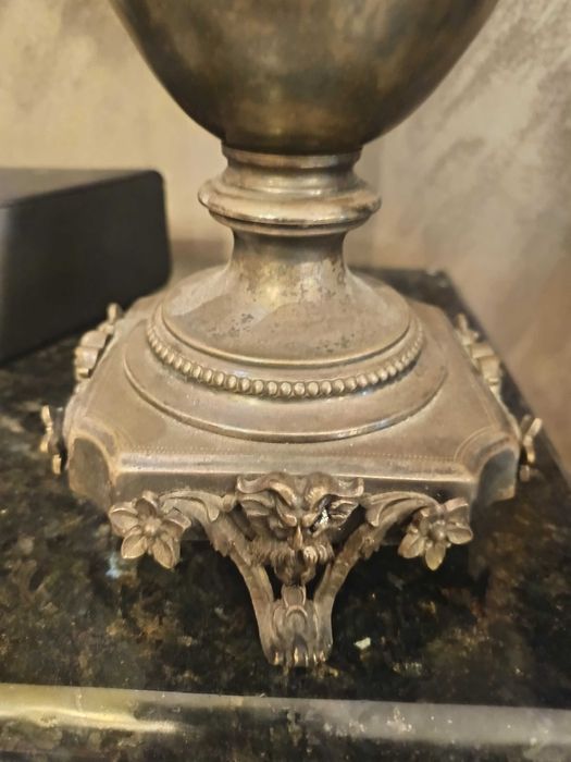 Изключително рядка маслена лампа от викторианската епоха.