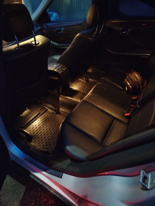 Vând Mercedes E clas