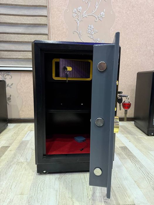 Seyf sotiladi sifati yuqori