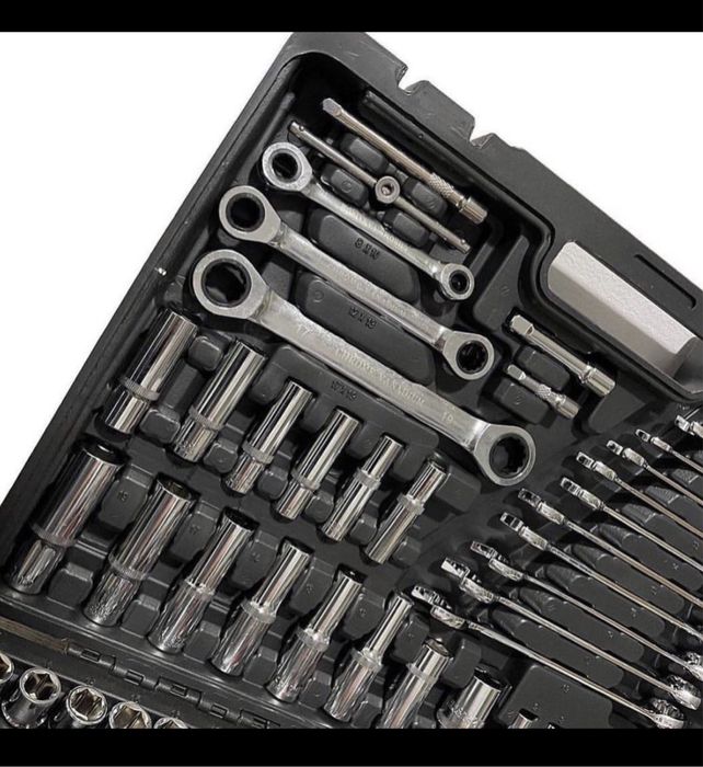 Набор ключей 151 деталь