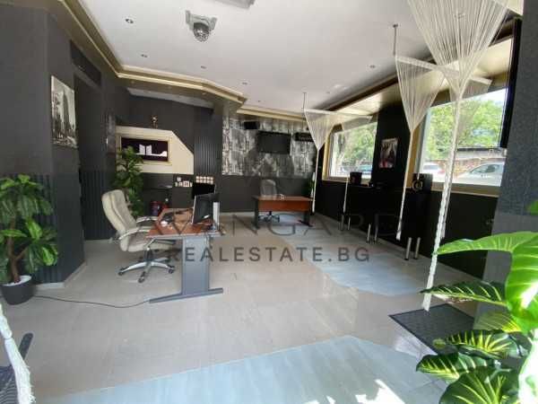 Продава се Магазин в Пловдив, Център - 131 кв.м за 1781 €/кв.м - Снимка #11