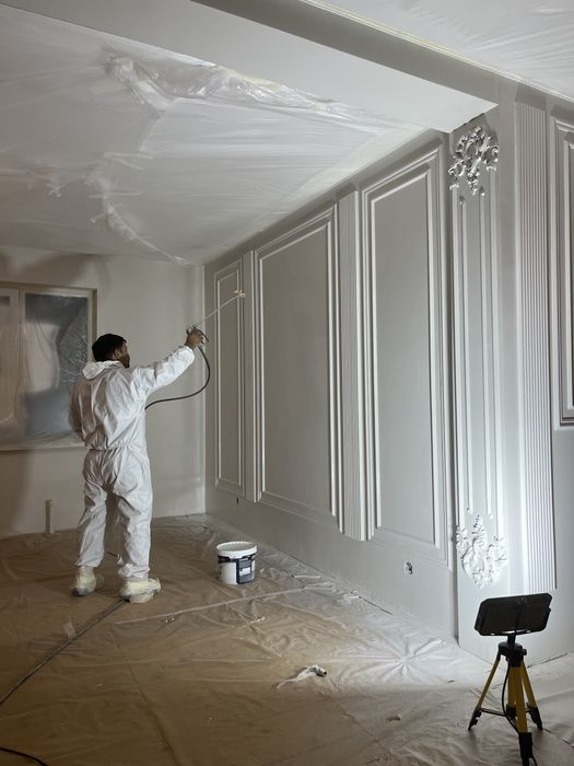 Покраска стен и потолков краскопультом