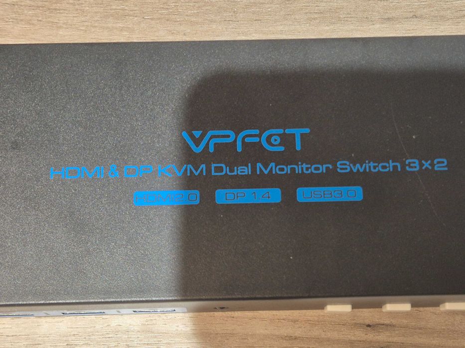 KVM превключвател 2 компютъра 1 монитор USB 3.0 KVM
