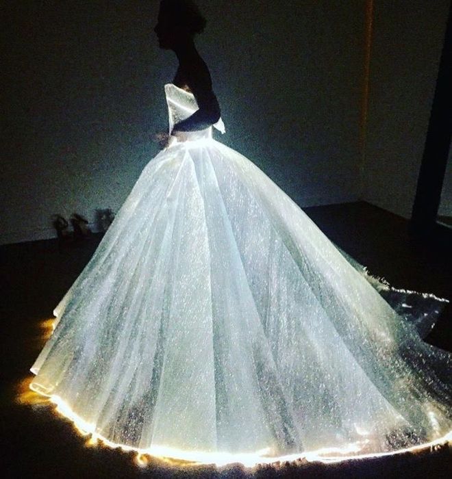 Vand material/tesatura alba rochie mireasa cu fibra optica LumiGram