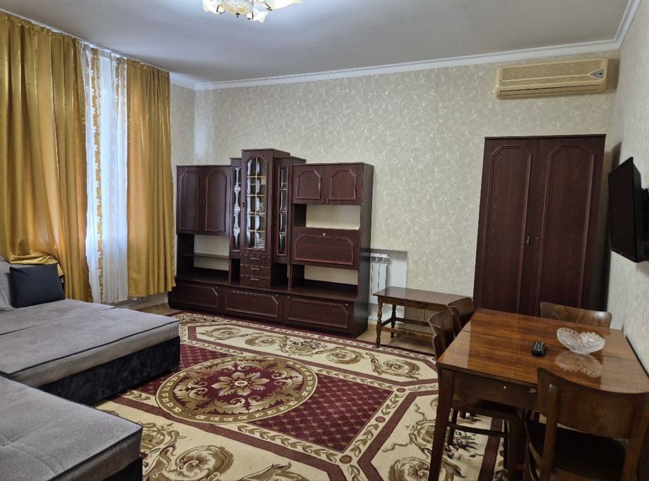 Продаётся 2/1/2, улица Новомосковская, Аккурганская