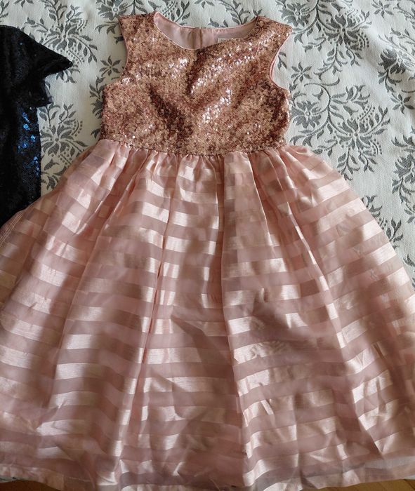 Lot rochite 6, 7 ani+ geaca de blugi.