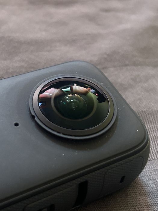 Insta 360 X3 чисто нова с аксесоари,SD карта, монтажи