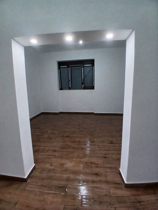 Vand urgent apartament ultracentral la vila parter