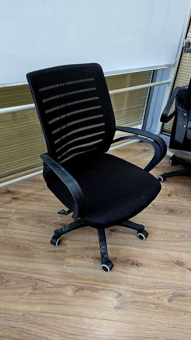 Продам офисные стулья