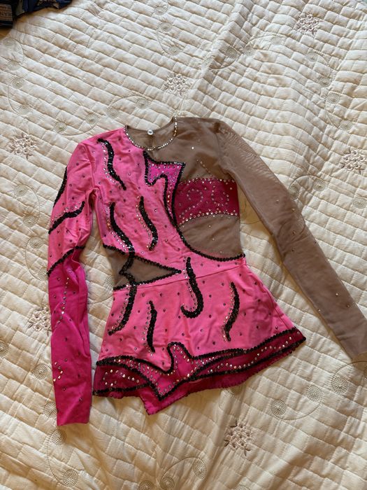 Продам купальник для художественной гимнастики, абсолютно новый