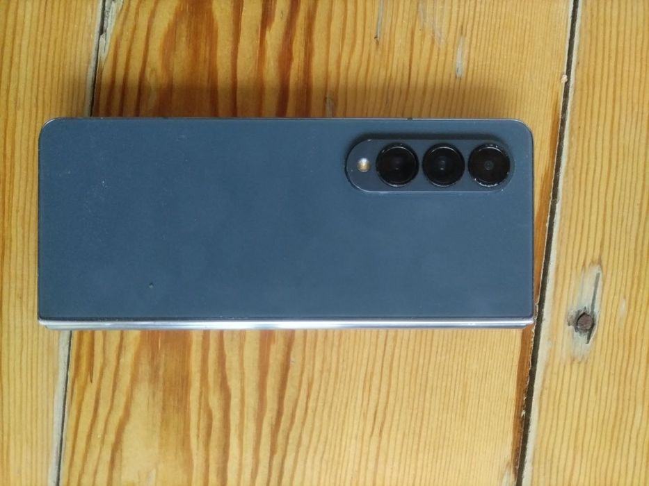 Samsung z fold 4