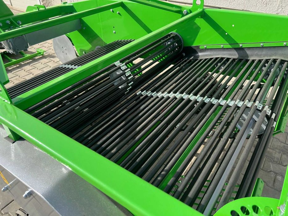 Masina de scos cartofi , ceapa , usturoi Bomet  - 1,5 m (Noua) + video