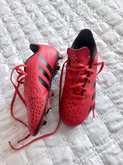 Футболни обувки Adidas Nike