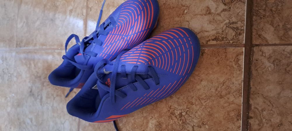Ghete pentru fotbal Adidas Predator edge