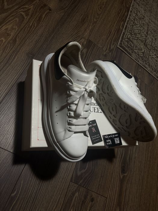 Alexander mcqueen size 42