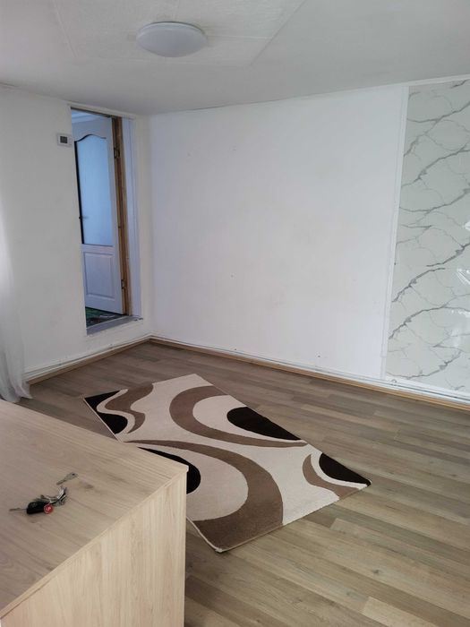 Închiriez casa curte chitila