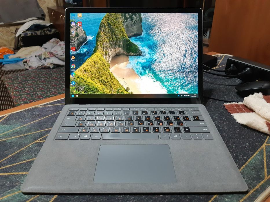 Microsoft Surface Laptop