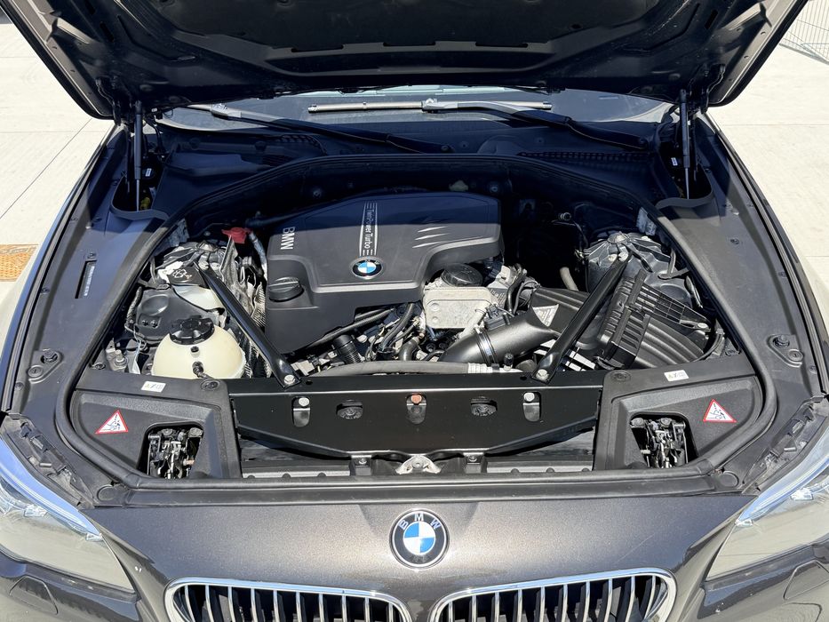 BMW Seria 5 F10 520i 184cp Lci /camere 360/Distributie noua