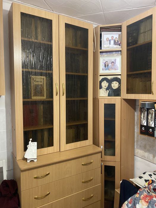 Продам книжные шкафы. Недрого.