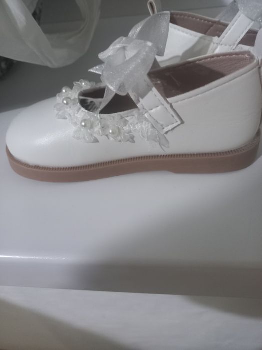 Продам детские туфли на девочку