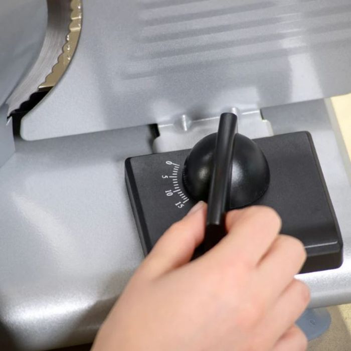 Електрически резач за мезета Taurus CUTMASTER – 150W, нож 19 см, регулируем срез 1–15 мм