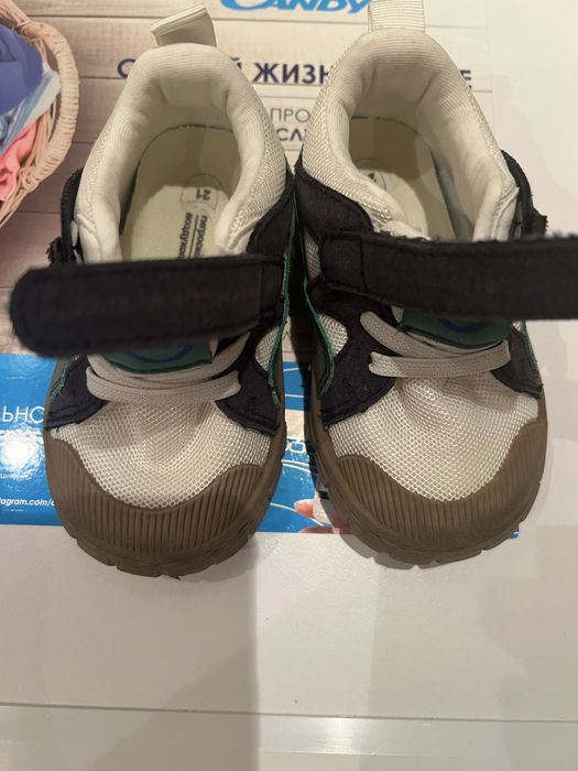 Продам детскую обувь