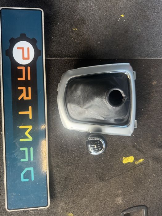 Маншон с топка скоростен лост NISSAN QASHQAI J11 1,6HDI Euro 5 2015г