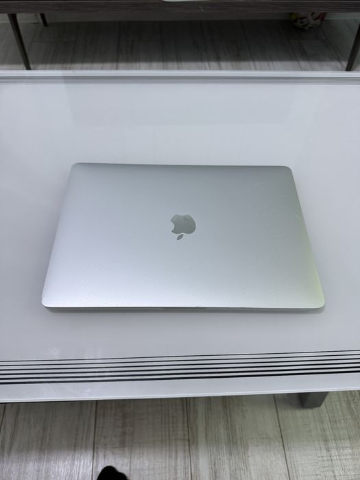 Продается Ноутбук MacBook Pro 13" (2019) i5 / 256 GB