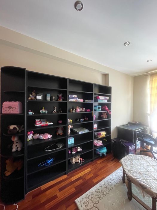 Mobilier la comanda de apartament-modern, in stare foarte buna