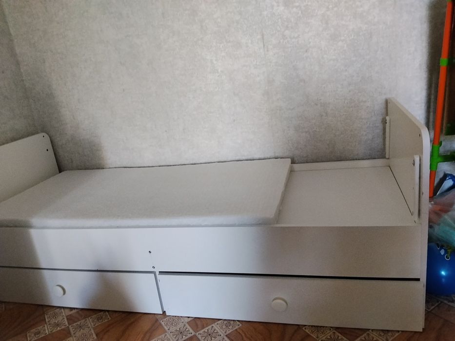 Продам кровать детскую