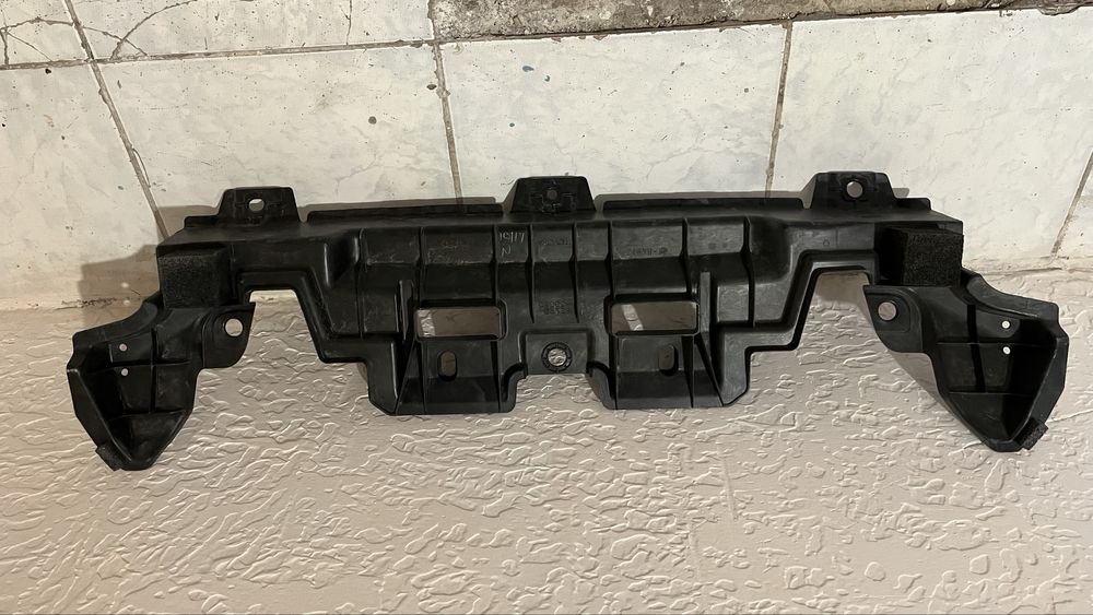 Продам элементы защиты подкапотного пространства для Тойота Прадо