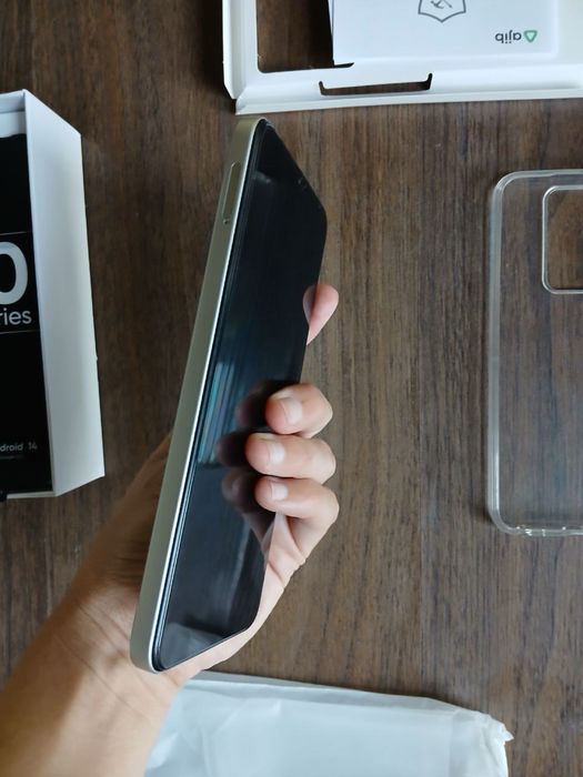 Ajib i10 yangi telefon srochno sotiladi